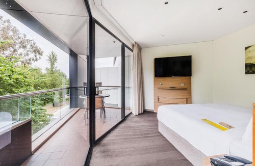 City East Hotel | Crowne Plaza Canberra by IHG