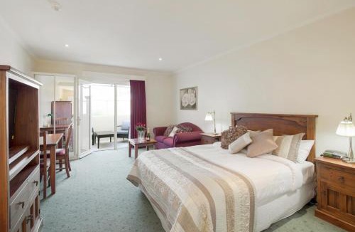 Strathdale Hotel | Crystal Inn
