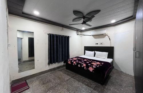 Mathura Hotel | Crystal Inn