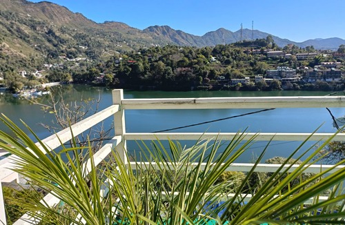 Bhimtal House | Crystal LakeView Homestay