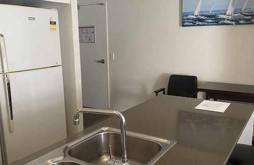 Gladstone Apartment | Curtis Central Apartments