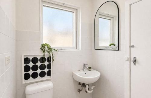 Richmond North Apartment | Cute 1BR Apartment Prime Richmond Location