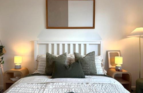Richmond North Apartment | Cute 1BR Apartment Prime Richmond Location