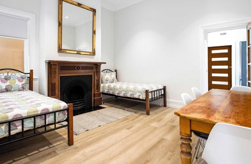 Glenelg South House | Cute Beachside Cottage| Laundry | Pets Welcome