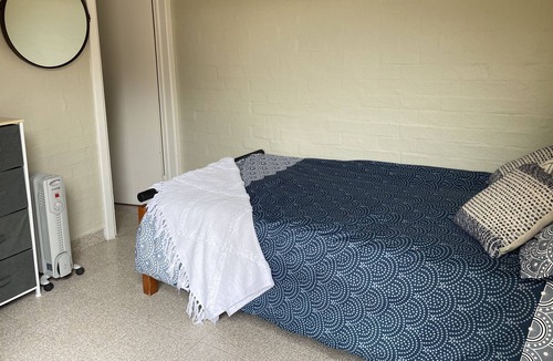 Doubleview Bed & Breakfast | Cute granny flat by the sea side