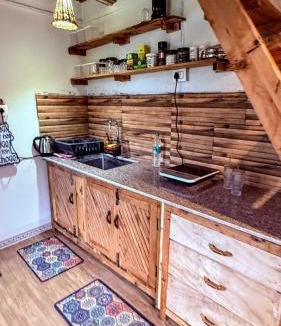 Manali House | Cute Tiny Home Workation Peaceful Mountain Views by SiyaU