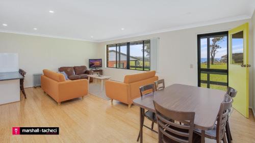 Barragga Bay House | Cuttagee Beach Cottage 5 - Tathra Bermagui Rd 3521