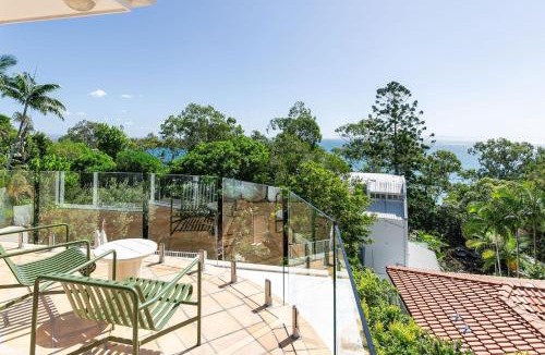 Noosa Heads Villa | 'Cuvee' - Beach, views, relax in style