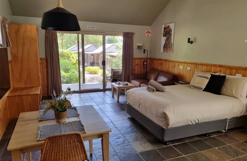 Halls Gap Cottage | D'Altons Studios