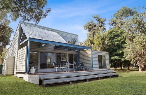 Forge Creek House | Dargo - Waterfront Retreat: Secluded lodges perfect for nature lovers