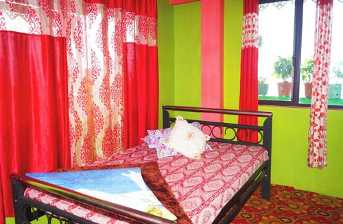 Ghoom Bed & Breakfast | Darjeeling Peaceful Home in Ghoom Pine Forest with Wine & Dine