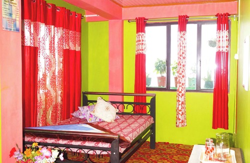 Ghoom Bed & Breakfast | Darjeeling Peaceful Home in Ghoom Pine Forest with Wine & Dine