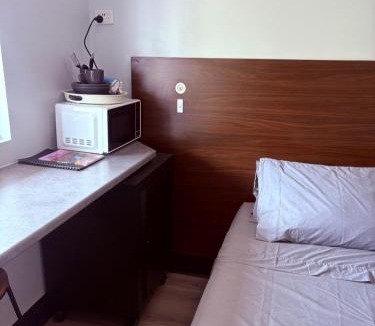 Darwin City Centre Apartment | Darwin City Central - a cozy, budget one bedroom unit in complex in Darwin City!