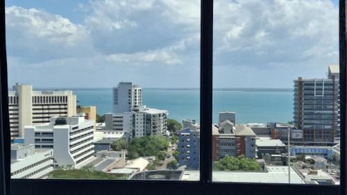 Darwin City Centre Apartment | Darwin Harbour Sunset Views