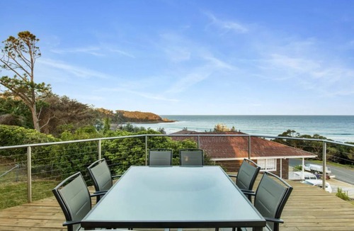 Mollymook Beach House | Deja View - Breathtaking Beach House in Mollymook