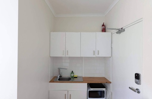 Darling Point Apartment | Delightful Darling Point Studio w Stunning Rooftop