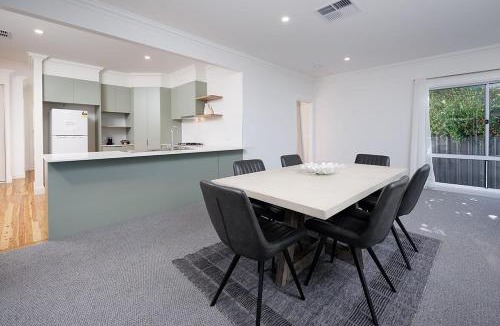 South Albury House | Delightful Digs on David