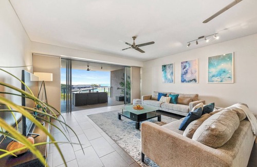 Darwin City Centre Apartment | Delightful Waterfront Lagoon Views + Restaurants
