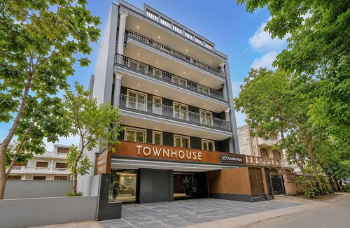 Udyog Vihar House | Deluxecloud Bay