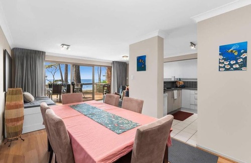 Denhams Beach Apartment | Denhams Beach Waterfront