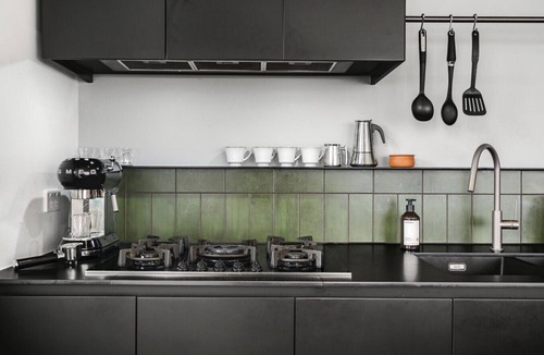 Brunswick Apartment | Designer Luxury Apt Brunswick