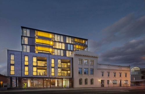 Brunswick Apartment | Designer Luxury Apt Brunswick