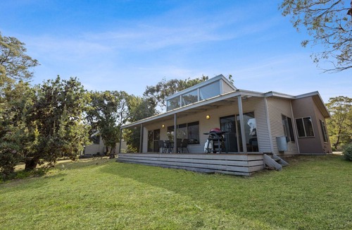 Forge Creek House | Despatch - Waterfront Retreat: Secluded lodges perfect for nature lovers