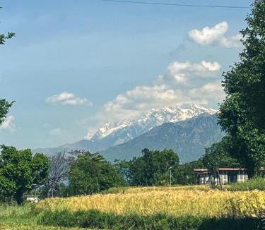 Gunehr Hostel | Destination Bir
