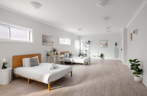 Ryde Apartment | Detached Quadruple Studio Room with Simple Kitchenette near Top Ryde city