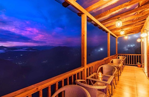 Dhanaulti Hotel | Devan Wood Resort