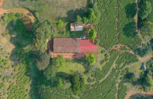 Coonoor House | DEVASHOLA HOMESTAY