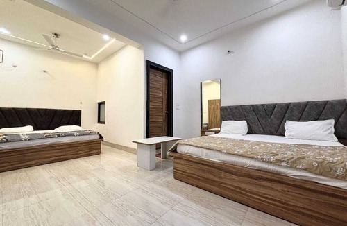 Vrindavan Hostel | Devi Heritage Vrindavan