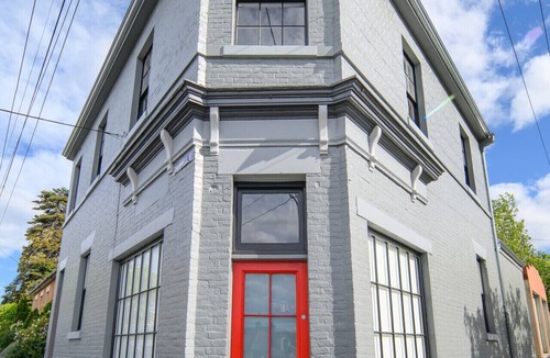 Battery Point Apartment | DeWitt Apartment - 3 Red Doors Battery Point
