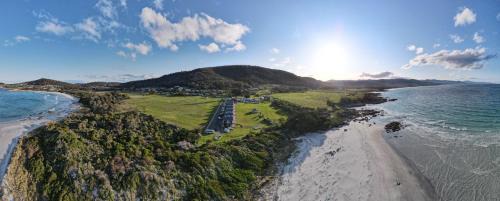Bicheno Resort | Diamond Island Resort, Restaurant & Bar and Penguin Show