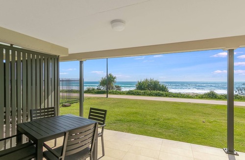 Tugun Apartment | Diamond Place 1 - Absolute Beachfront