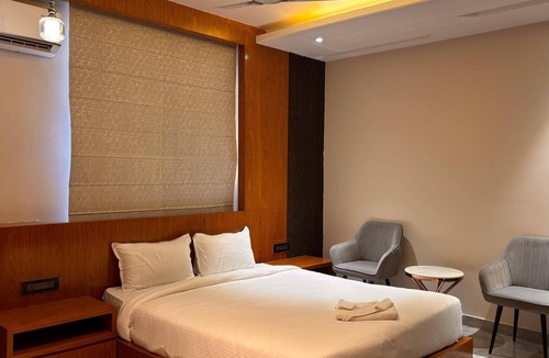 Tezpur Hotel | Dibakar Palace