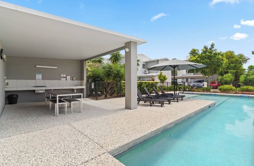 Mountain Creek Apartment | Direct Collective - Breeze on Brightwater