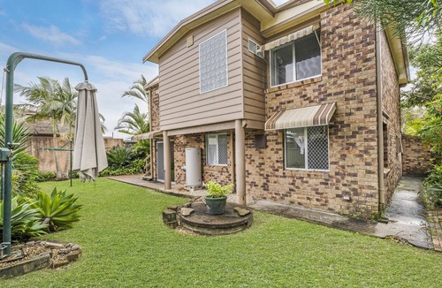 Hat Head House | Directly opposite the beach access and a leisurely stroll to the club,.