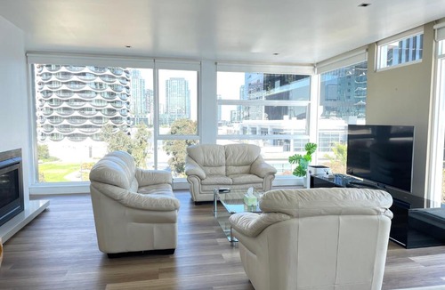 Docklands Apartment | Docklands Luxury Penthouse Right Above The District Docklands