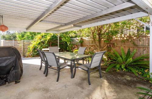 Beachmere House | Dog Lovers Retreat
