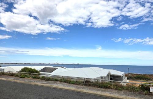 North Beach House | Dolphin Cove
