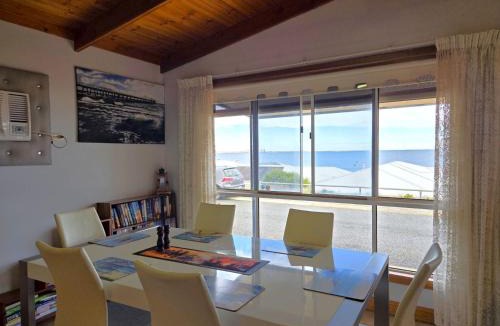 North Beach House | Dolphin Cove