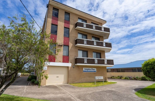 Tuncurry Apartment | Dolphin Place 1 on the Tuncurry waterfront.