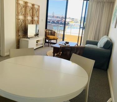 Mandurah Apartment | Dolphin Quay Front Row Marina Water Ways