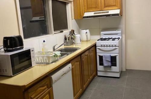 Doncaster House | Doncaster Westfield Home Stay