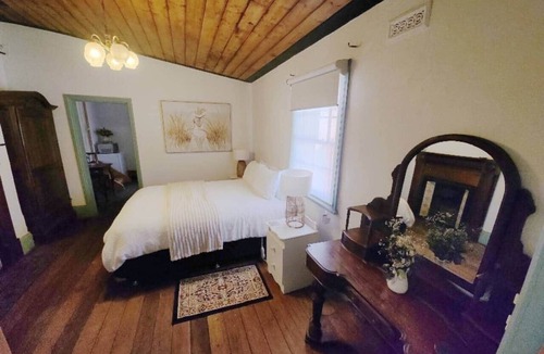 Katrine Other | "Downie" Historic accommodation with En-suite.