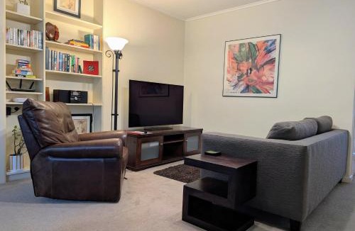 Hawthorn Apartment | Downstairs in Hawthorn