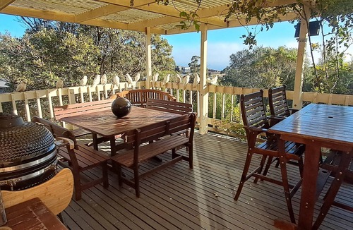 Dromana House | Dromana stay for couples. (Max 2 people, Max 2-3 night stay)