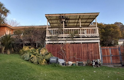 Dromana House | Dromana stay for couples. (Max 2 people, Max 2-3 night stay)