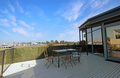 Paynesville House | Dun Ri